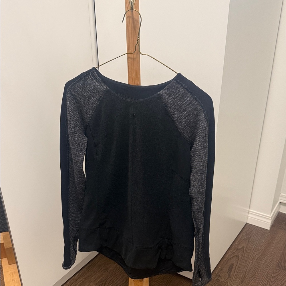 🍋Lululemon black long sleeve size 6